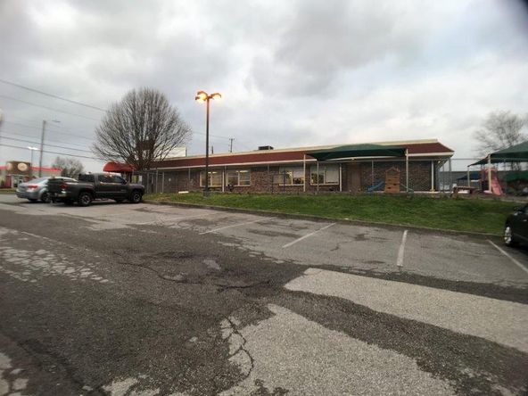 Income Producing Property on Emory Road: 712 East Emory Rd, Powell, TN 37849